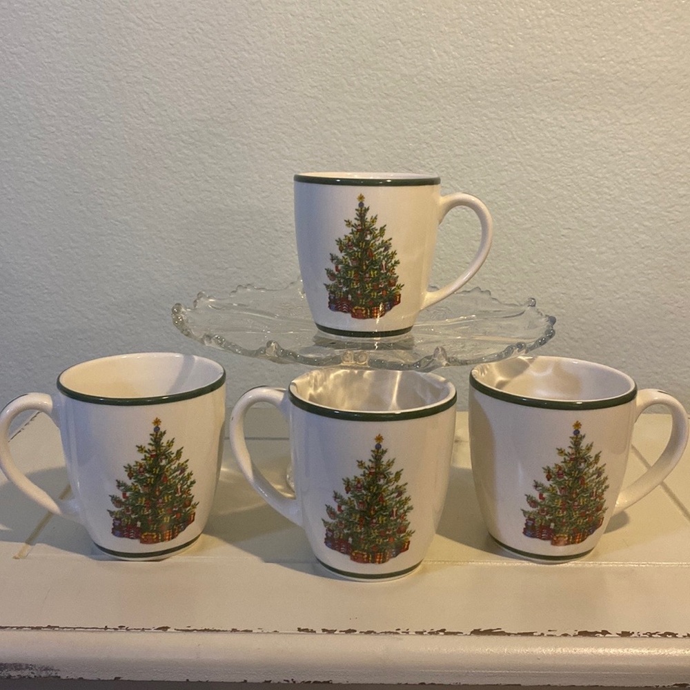 CHRISTOPHER RADKO TRADITIONS HOLIDAY CELEBRATION 3 5/8” diameter MUG CUP SET (4)